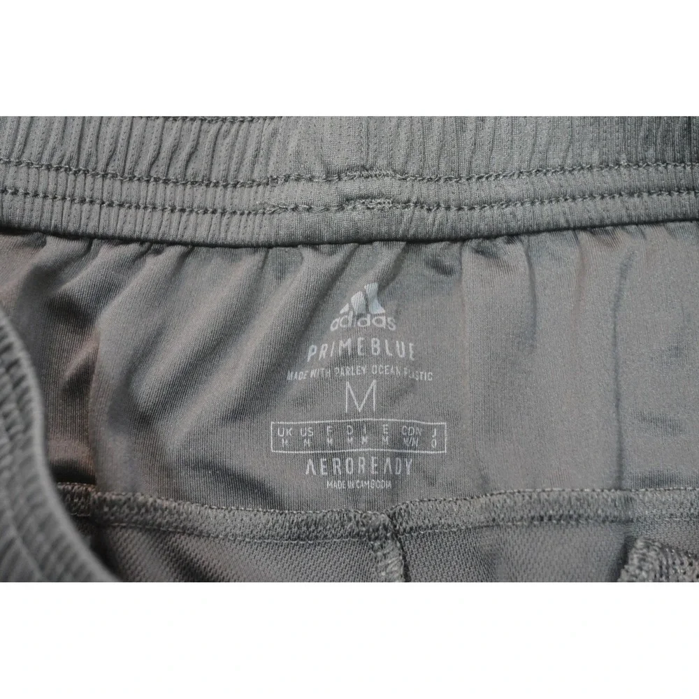 Adidas Athletic Gym Shorts Men Medium Gray Primeblue Aeroready 3-Stripe EUC